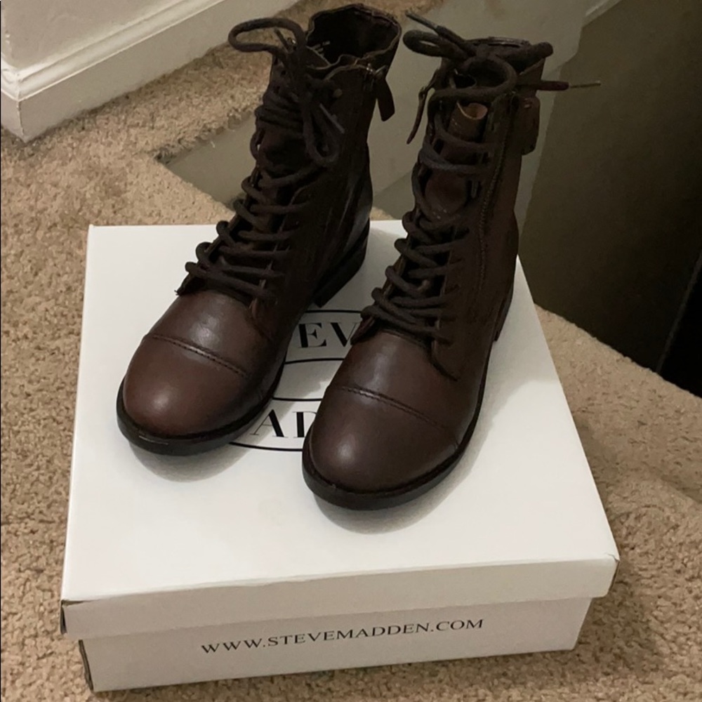Casual boots